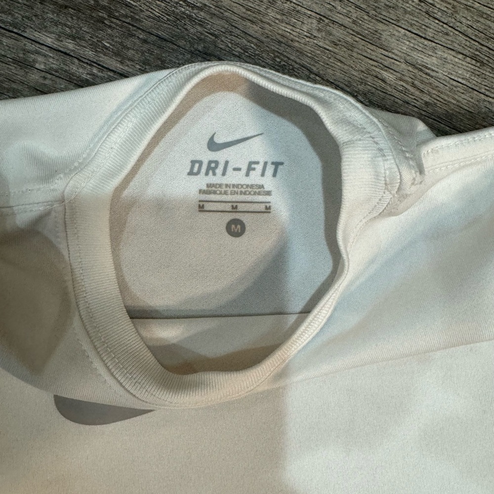 Nike Dri-Fit - Picture 3 of 4